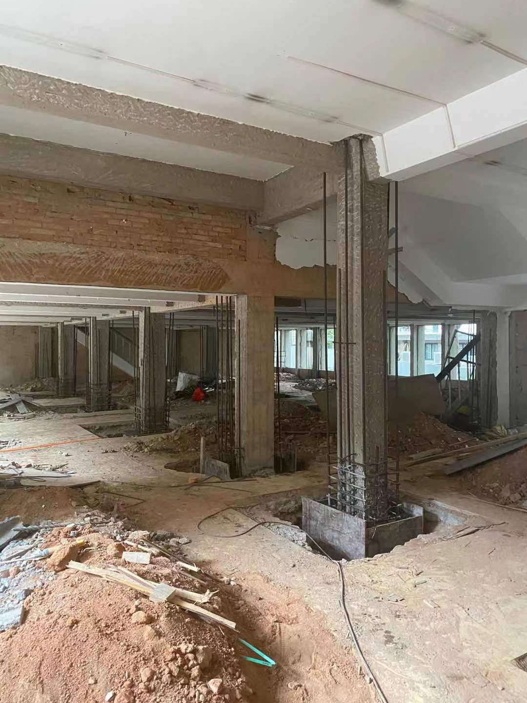 路面产生裂缝后我们怎么来处置？